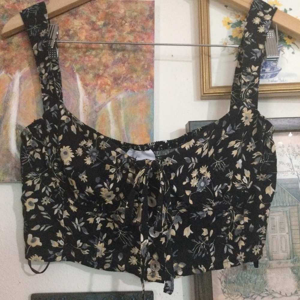 NWT crop top